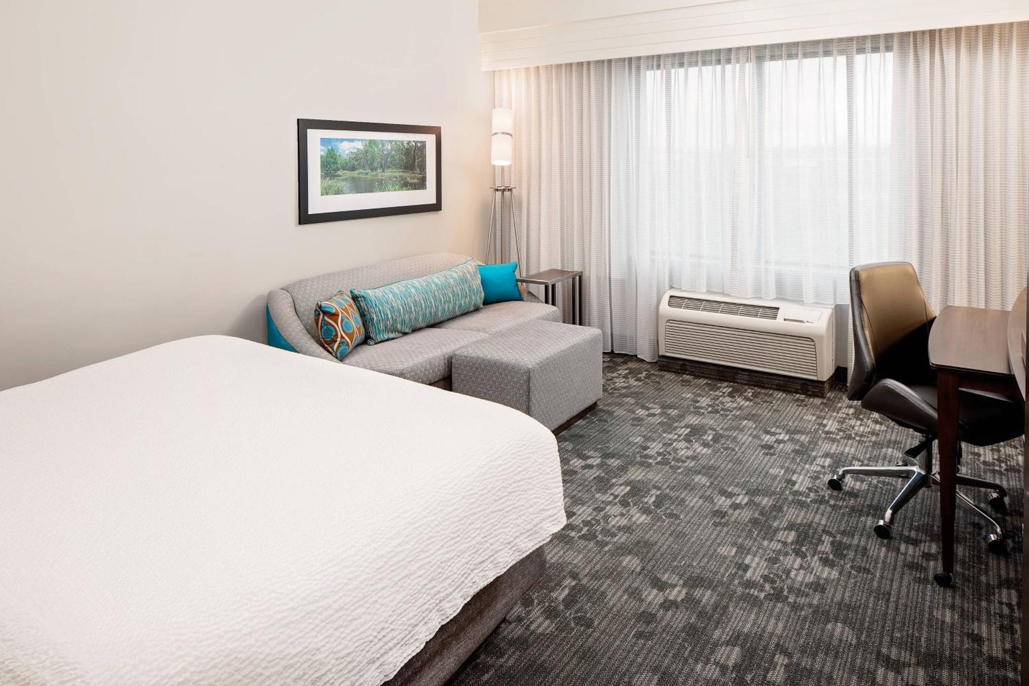 Courtyard By Marriott Houma Hotel Exterior photo