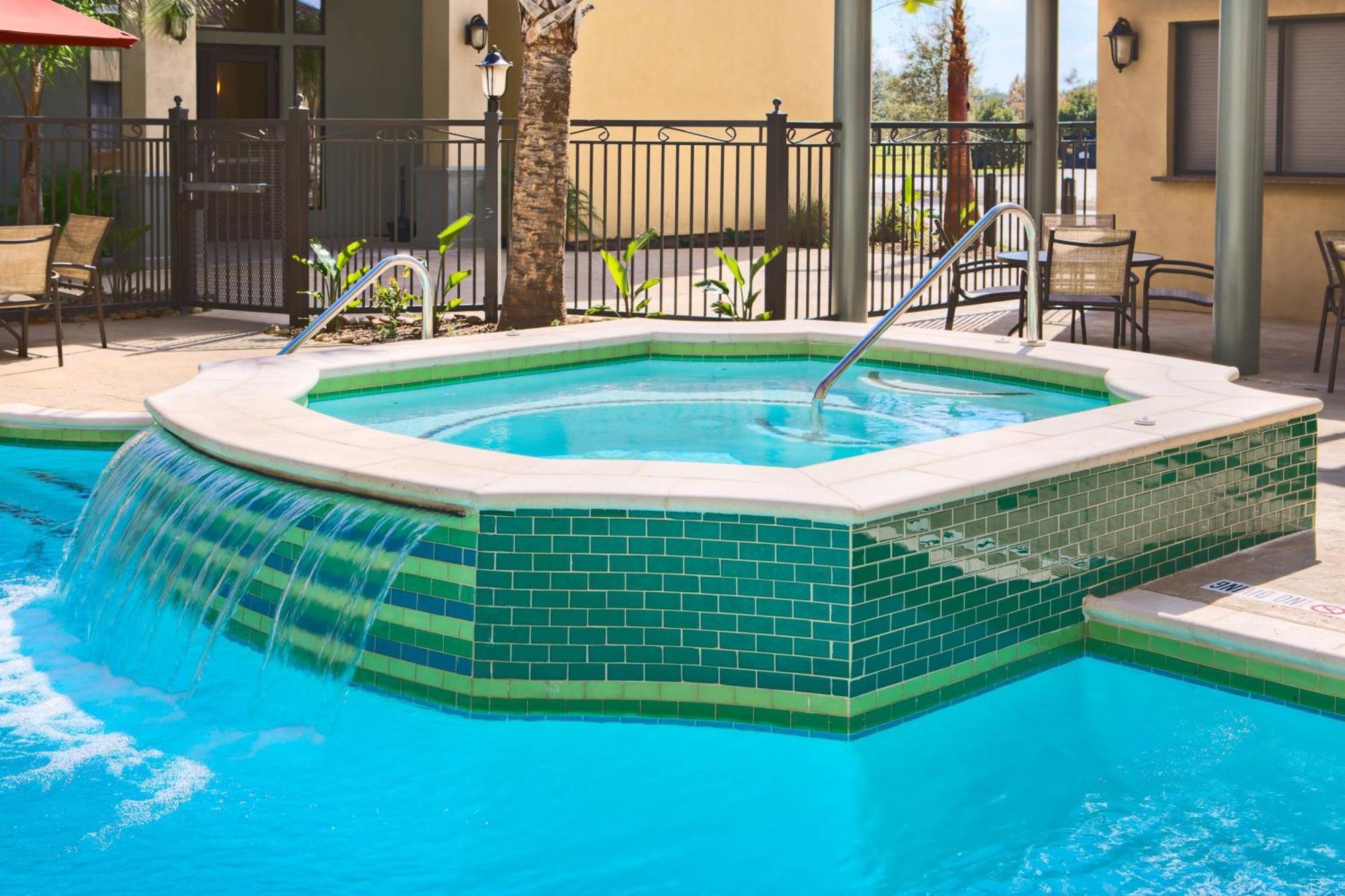Courtyard By Marriott Houma Hotel Exterior photo