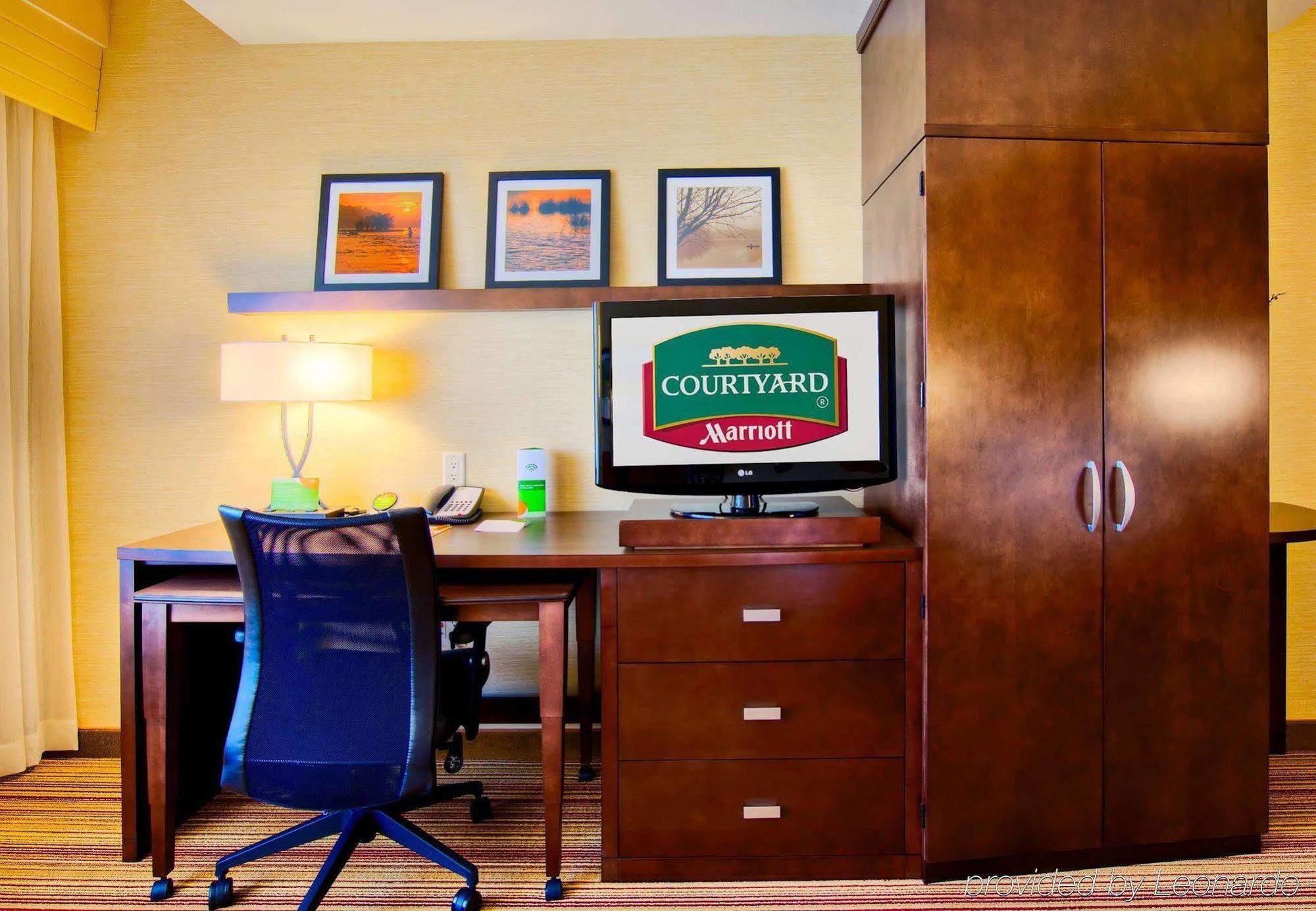 Courtyard By Marriott Houma Hotel Room photo